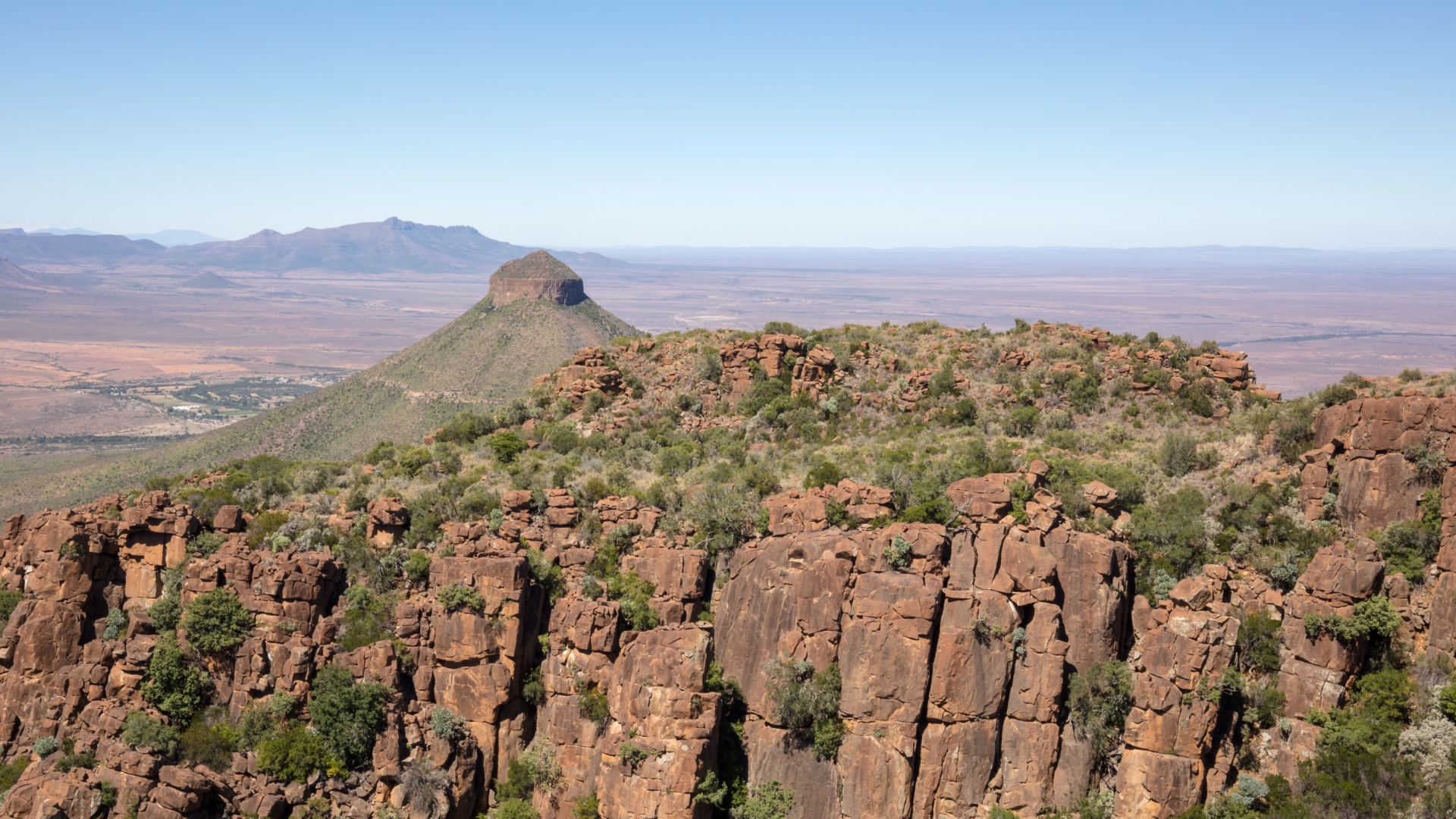 Graaff-Reinet-falaise-paysage-desert