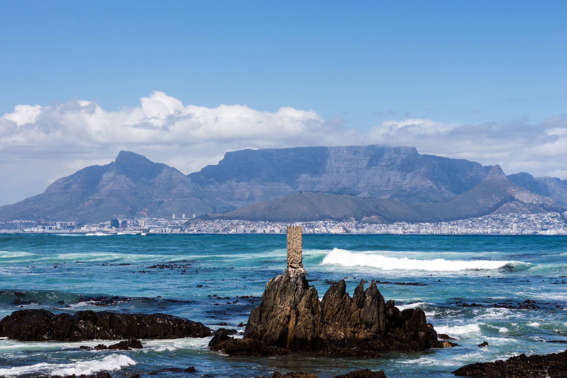 robben-island-mer-montagne-prion-mandela