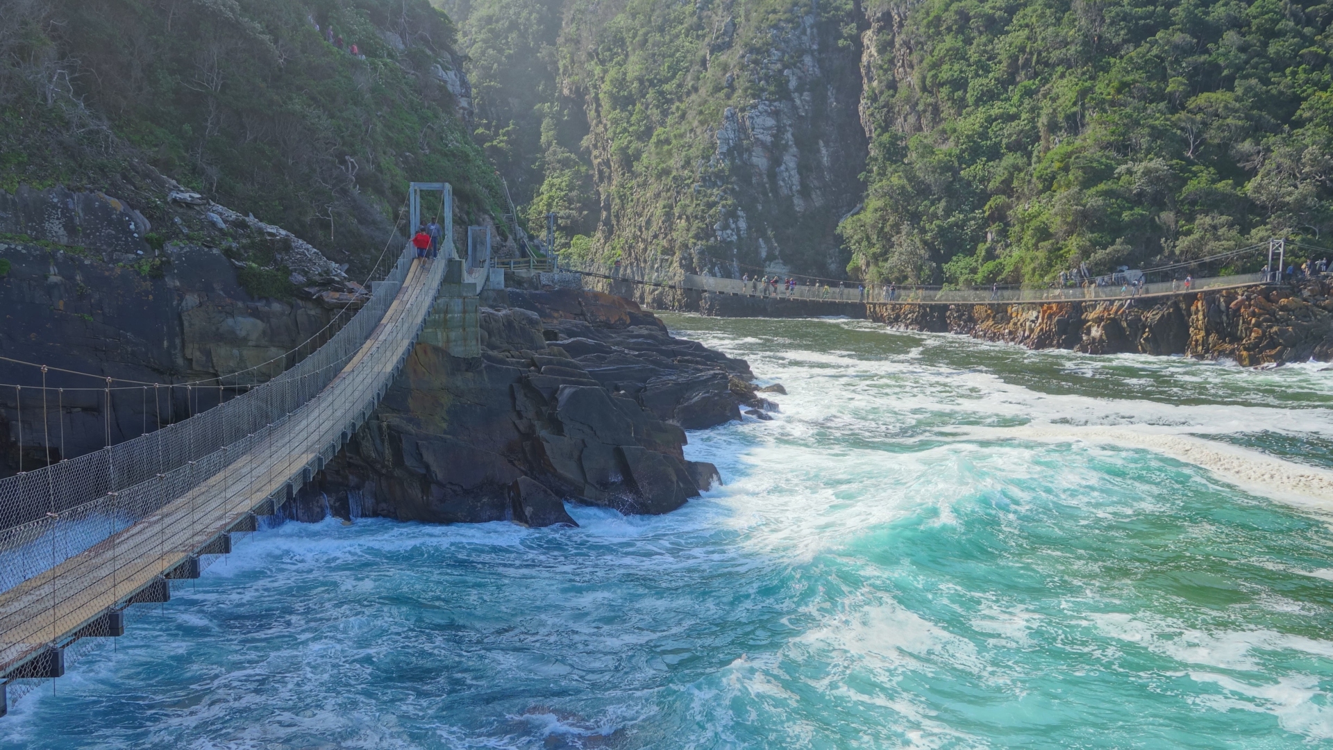 route-des-jardin-parc-naturel-riviere-ponts-suspendus