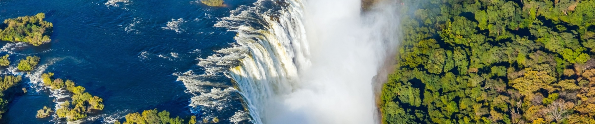 vue-aerienne-paysage-chutes-victoria