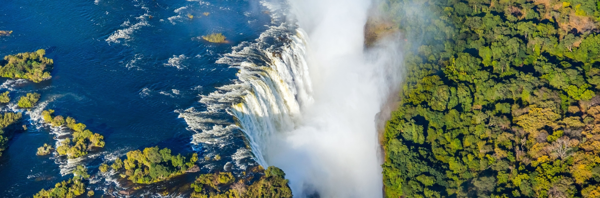 vue-aerienne-paysage-chutes-victoria