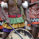 tenues-traditionnelles-instrument-de-musique